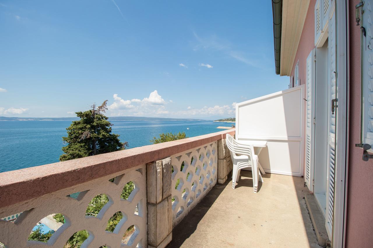 Apartments Josip By The Sea ノヴィ・ヴィノドロスキー エクステリア 写真