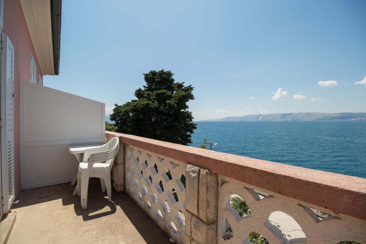 Apartments Josip By The Sea ノヴィ・ヴィノドロスキー エクステリア 写真