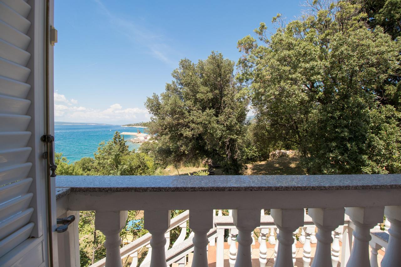 Apartments Josip By The Sea ノヴィ・ヴィノドロスキー エクステリア 写真